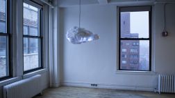 ¿Llevarías la tormenta a tu casa con esta peculiar lámpara?