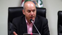 Tejada no ve viable convocar a un pleno para citar a Urresti