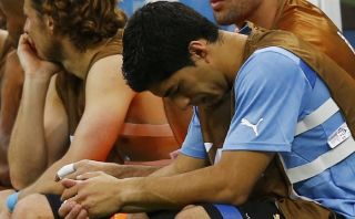 En Italia abren proceso a Luis Suárez por morder a Chiellini