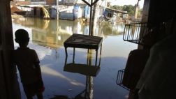 Aumentan a 1.275 los evacuados por inundaciones en Uruguay