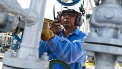 Gobierno limitaría ingreso de Petro-Perú a explotación de crudo