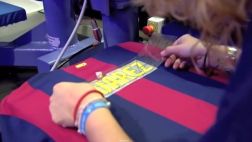 Así se confecciona la camiseta de Luis Suárez en el Barcelona