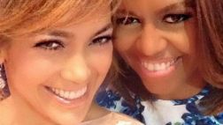 Jennifer López se tomó un 'selfie' con Michelle Obama