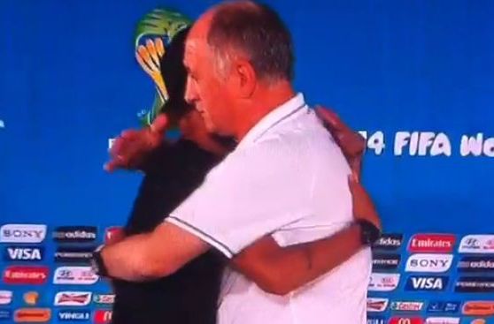 ¿Neymar interrumpió conferencia de Scolari para decirle adiós?