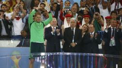 Neuer ganó 'Guante de Oro' y es el mejor arquero del mundial