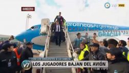 Selección argentina llegó entre aplausos a Buenos Aires