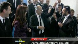 Lavezzi intentó mojar nuevamente a Sabella ante su presidenta