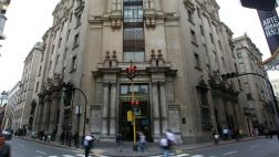 Bolsa limeña culmina negocios con ligera caída