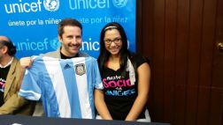 "Buena onda": sortearán camiseta autografiada de Lionel Messi