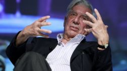 Vargas Llosa "se mantiene al margen de adaptaciones" a su obra