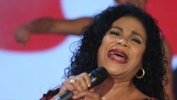 Eva Ayllón anunció gira por Europa y un nuevo disco