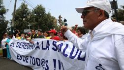 Defensoría pide consenso para terminar la huelga médica