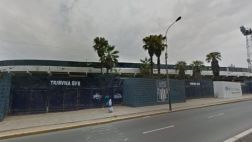 Barristas de Alianza y policías protagonizaron gresca