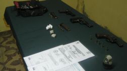 Detienen a dos delincuentes con una granada en Ventanilla
