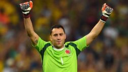 Arsene Wenger espera el fichaje del colombiano Ospina