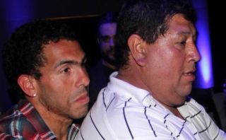 Secuestran al padre de Carlos Tévez y piden millonario rescate