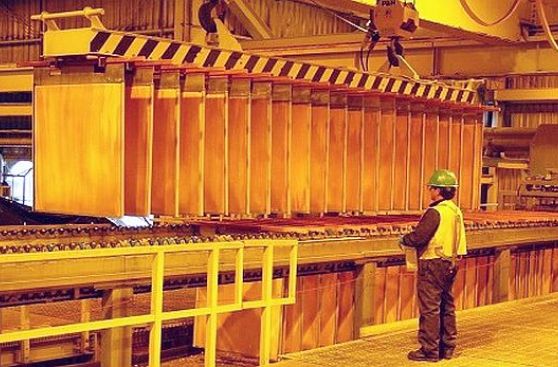 Precio del cobre sigue a la baja por temor a menor demanda