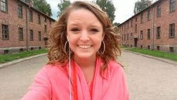 Una sonrisa: mendigos, cadáveres y suicidas, por Liuba Kogan