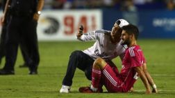 Fanático se tomó un selfie con Isco durante invasión de hinchas