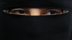 Cómo deben vestir las mujeres, por Salvador del Solar