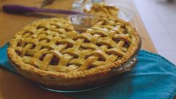 Aprende a preparar un pie de manzana casero
