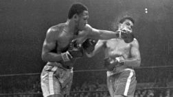 Pagan un dineral por los guantes de Muhammad Alí contra Frazier