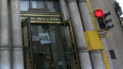 El dólar sigue subiendo pero la bolsa limeña cae en la apertura