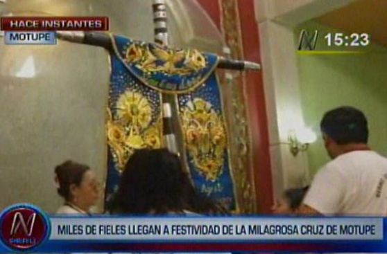 Miles visitan la Cruz de Motupe en el día central de su fiesta