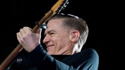Bryan Adams versiona clásicos de los 50, 60 y 70 en nuevo disco