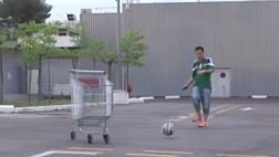 Las increíbles piruetas con el balón de un cómico francés