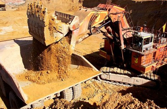 La producción de oro caerá 11% este año en el Perú