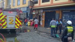 Bomberos controlaron incendio en almacén de Mesa Redonda