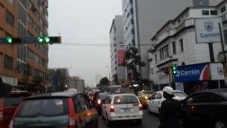 Gran congestión vehicular por partido de Perú en el Nacional