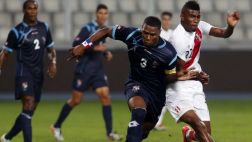 Perú goleó 3-0 a Panamá con doblete de Carlos Ascues