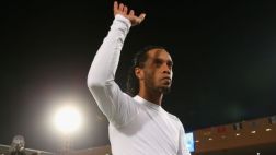 Ronaldinho fue invitado por el Papa para un amistoso por la paz