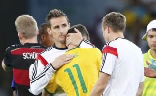 Klose, el noble personaje detrás del goleador histórico