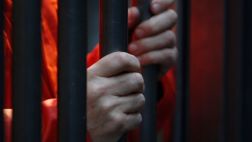 Condenado a 11 años por quemar con aceite a cocinera