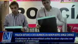 Dos serbios iban a sacar droga en sus estómagos por aeropuerto