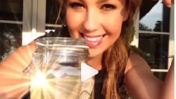 Thalía compartió video con broma sobre sus famosas costillas