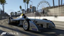 Monoplaza eléctrico de la Fórmula E disponible para Forza 5