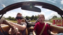 Se puede conducir un auto desde la perspectiva de un videojuego