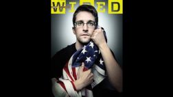Snowden apareció abrazando la bandera de Estados Unidos
