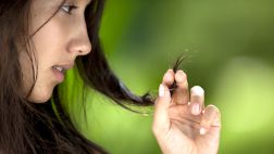 Joven mantiene perfecto su cabello durante 2 años sin champú