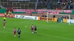 No es infalible: Lewandowski remató débil y erró este penal