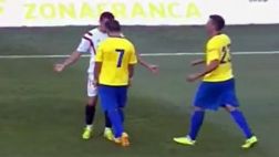 Se molestó con rival y le propinó un cabezazo en pleno partido