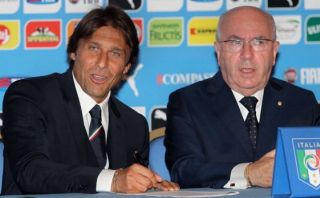 Antonio Conte es presentado como técnico de Italia