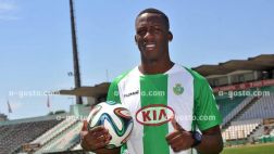 Advíncula ya es del Vitoria y jugará con dos peruanos