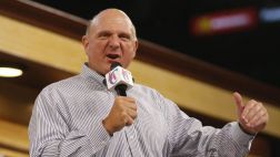 Steve Ballmer dejó Microsoft para dedicarse a equipo de la NBA
