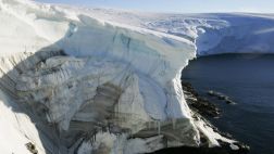 Descubren vida microbiana bajo la superficie de Antártida
