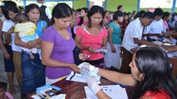 Familias nativas recibieron transferencia económica